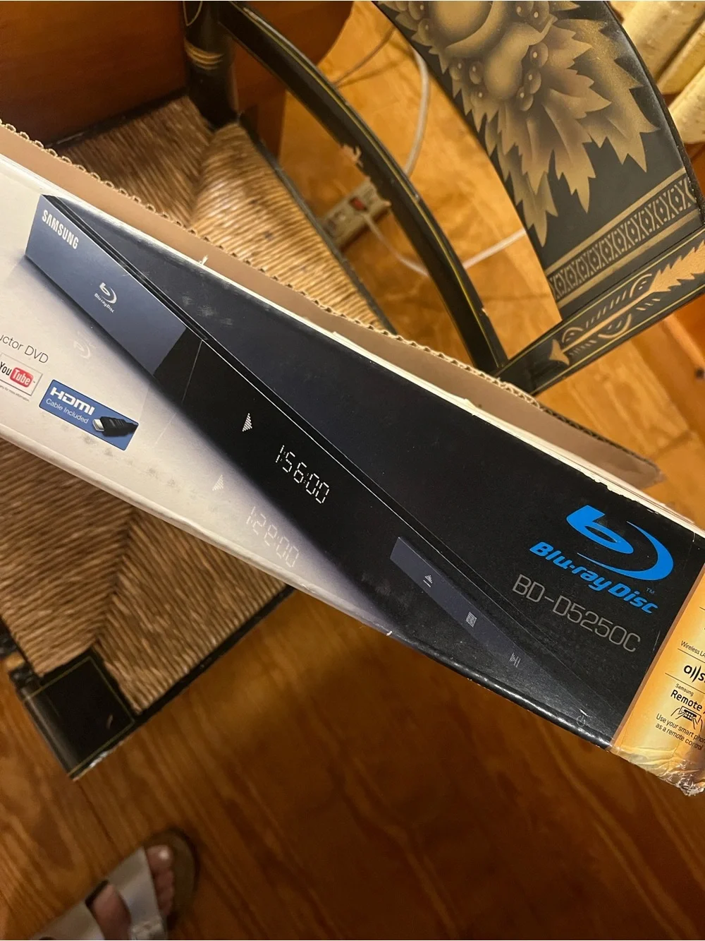 Samsung Silver and White Blu-ray Disc Player User Manual